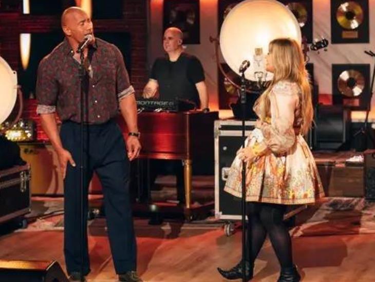 Dwayne Johnson sorprende con dueto junto a Kelly Clarkson