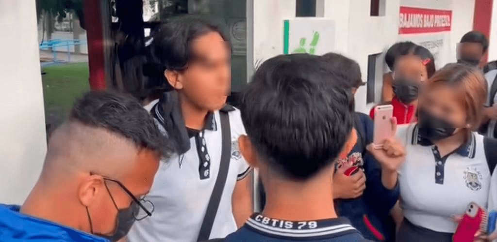 Denuncian discriminación en CBTis de Boca del Río; no dejan entrar con cabello largo