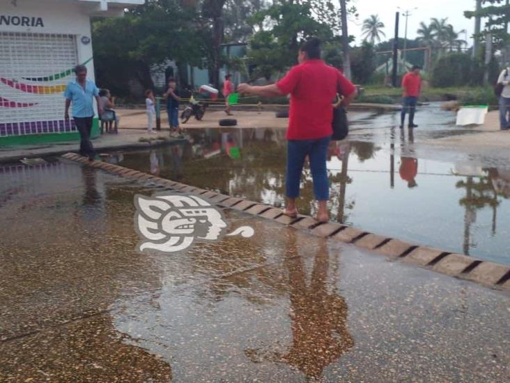 Hartos vecinos de la Miguel Hidalgo de caminar entre aguas negras (+video)