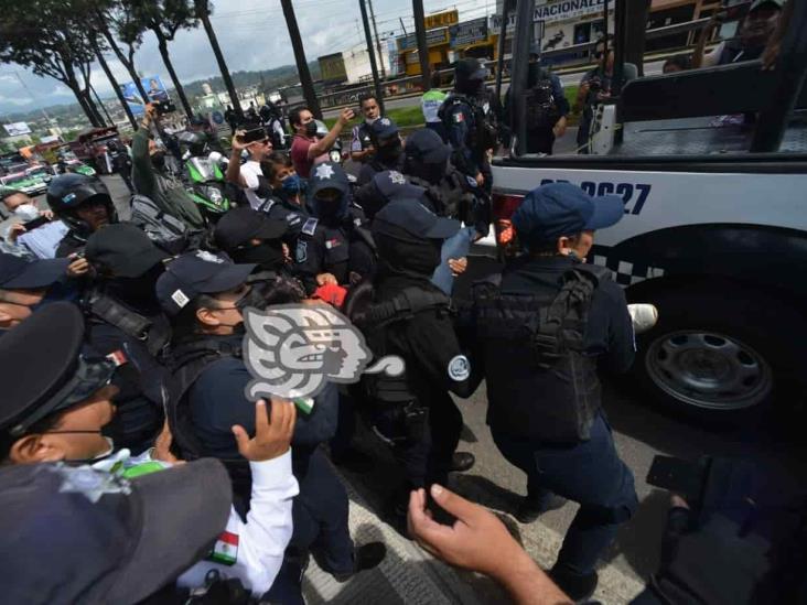 Bloqueo en el bulevar Xalapa-Banderilla deja 2 personas detenidas (+Video)