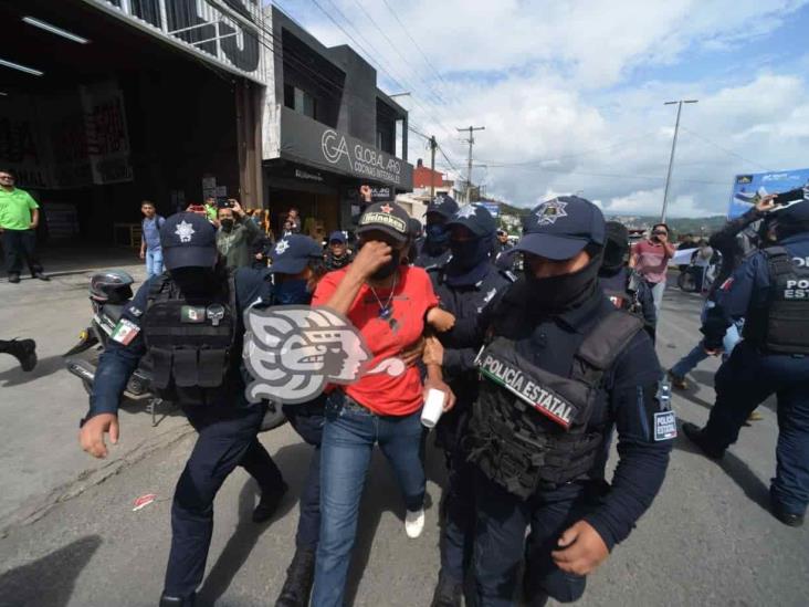 Bloqueo en el bulevar Xalapa-Banderilla deja 2 personas detenidas (+Video)