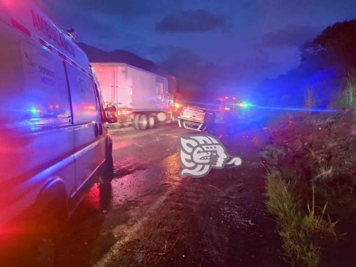 Vuelca otra camioneta en libramiento de La Choza, en Nogales