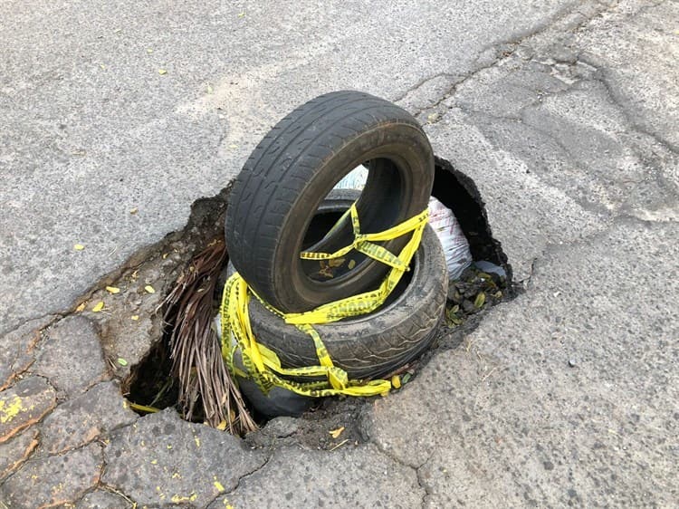 Vecinos se quejan de calles del fraccionamiento Reforma; hay baches en cada cuadra