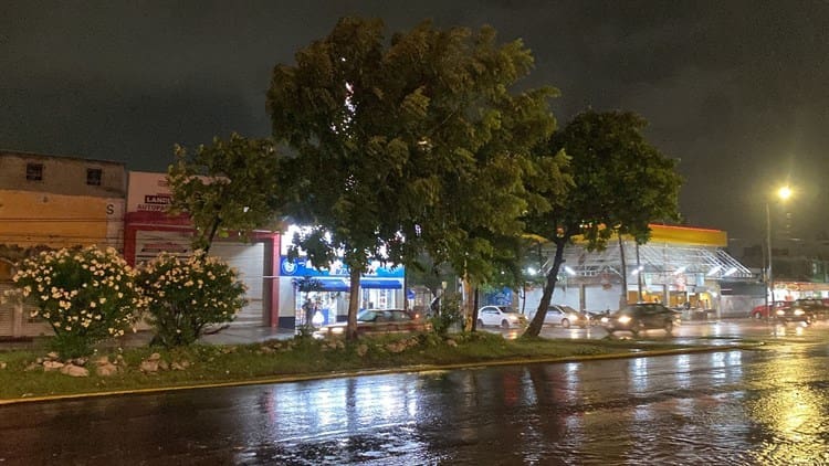 Sorprende aguacero en Veracruz; se sienten efectos del Frente Frío(+Video)