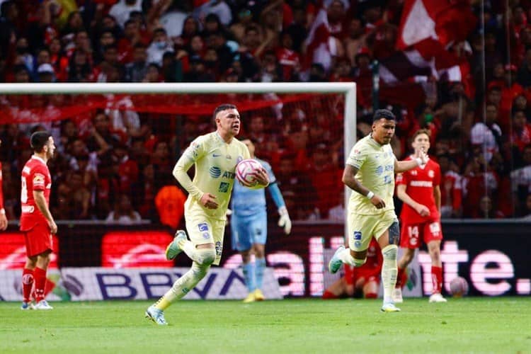 Toluca saca ventaja de 2 - 1 al América en semis de ida