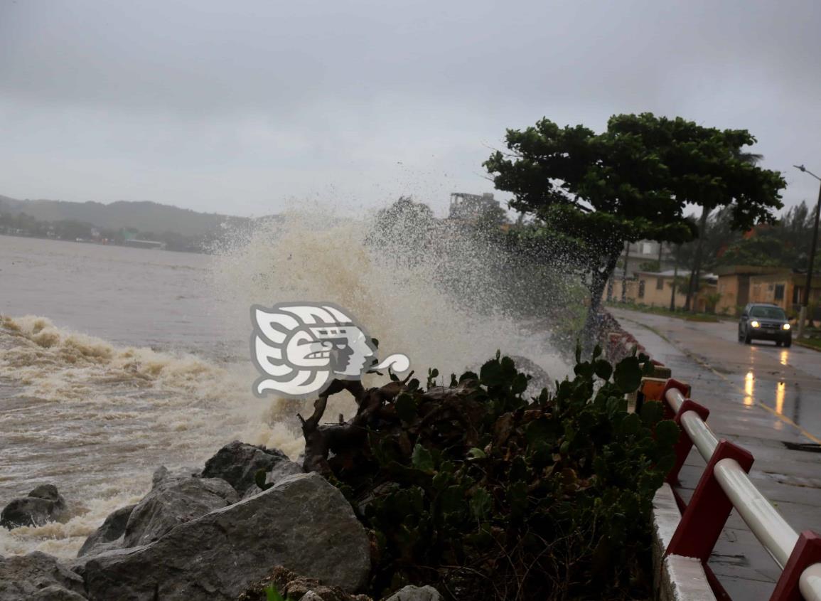 Llega con lluvias y tormentas el frente frío 4 a Coatzacoalcos