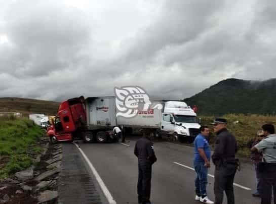 Carambola en Maltrata genera cierre total de la autopista Orizaba-Puebla