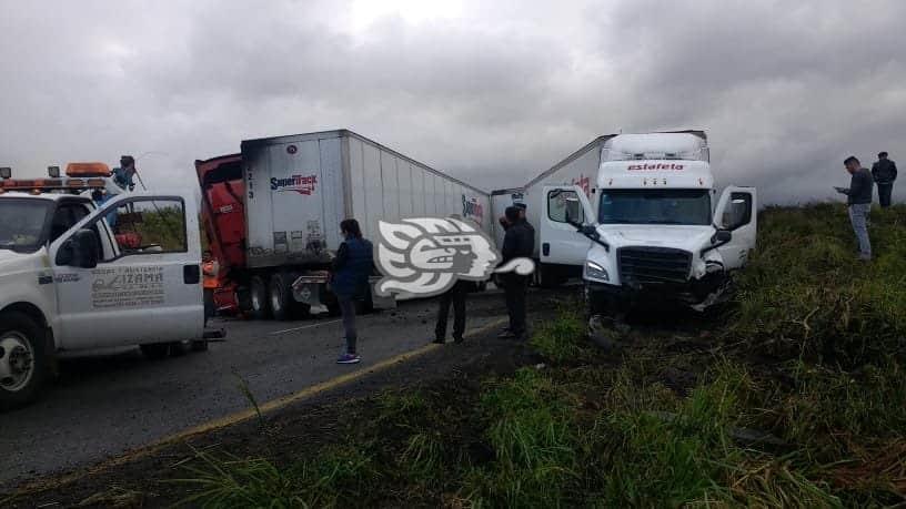 Carambola en Maltrata genera cierre total de la autopista Orizaba-Puebla