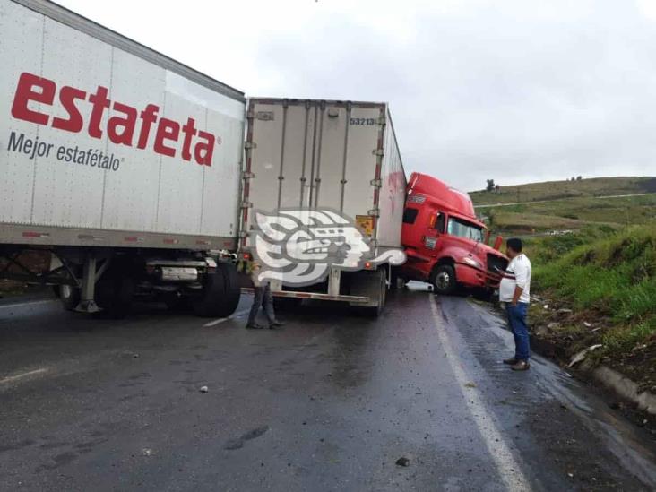 Carambola en Maltrata genera cierre total de la autopista Orizaba-Puebla