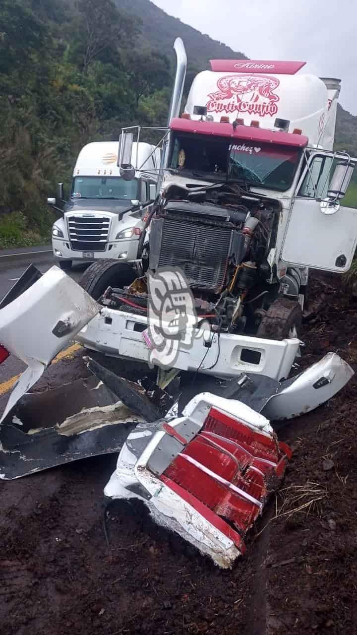 Reportan aparatosa carambola en libramiento La Choza, de Nogales