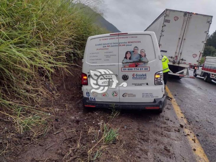 Reportan aparatosa carambola en libramiento La Choza, de Nogales