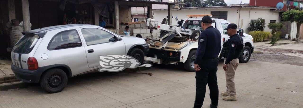 Aseguran en Atzacan auto robado en Orizaba