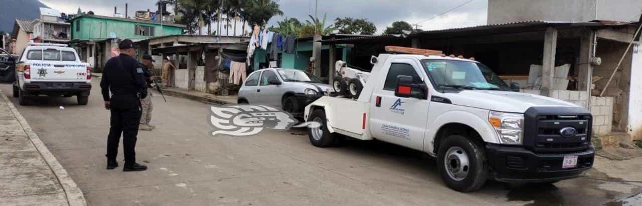 Aseguran en Atzacan auto robado en Orizaba