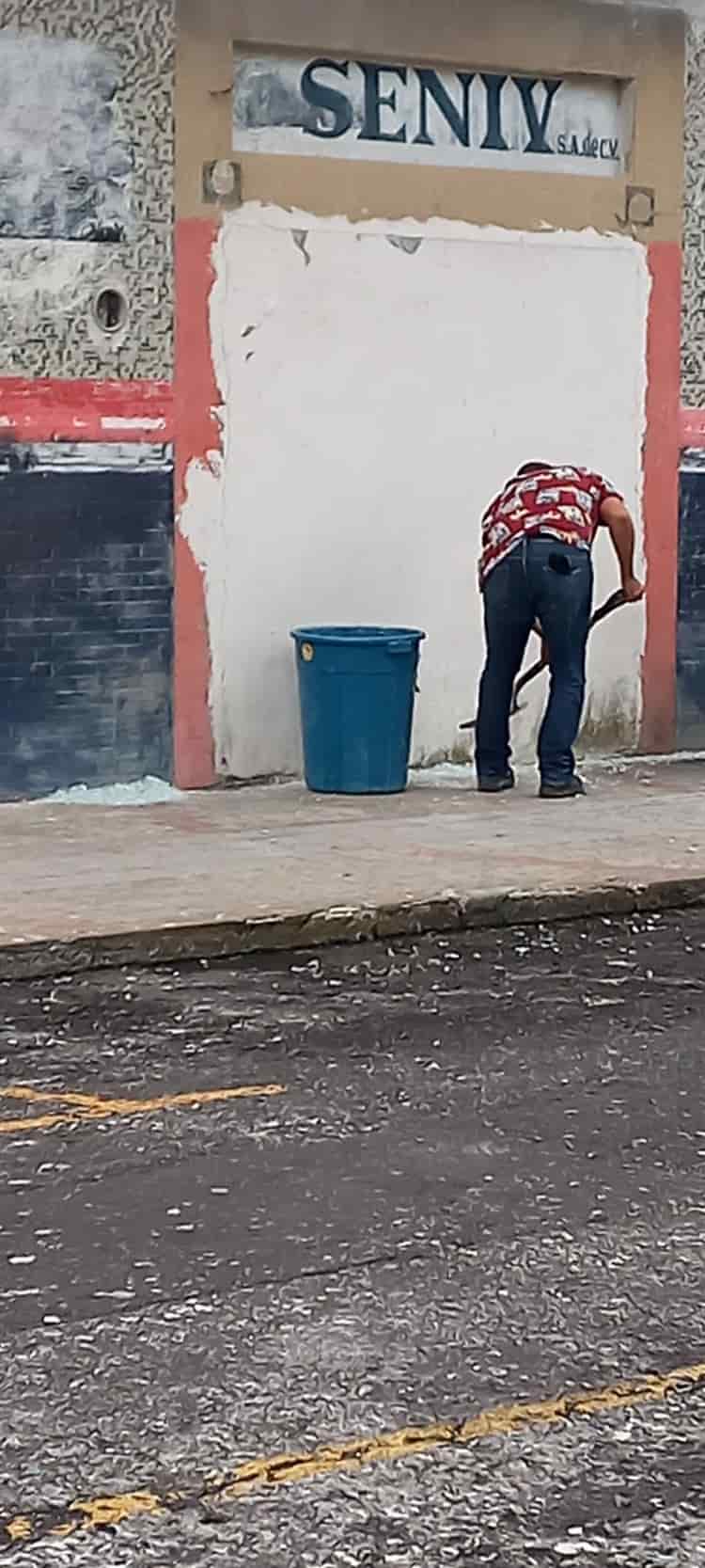 Se rompen cristales de la Torre Centro, en Veracruz