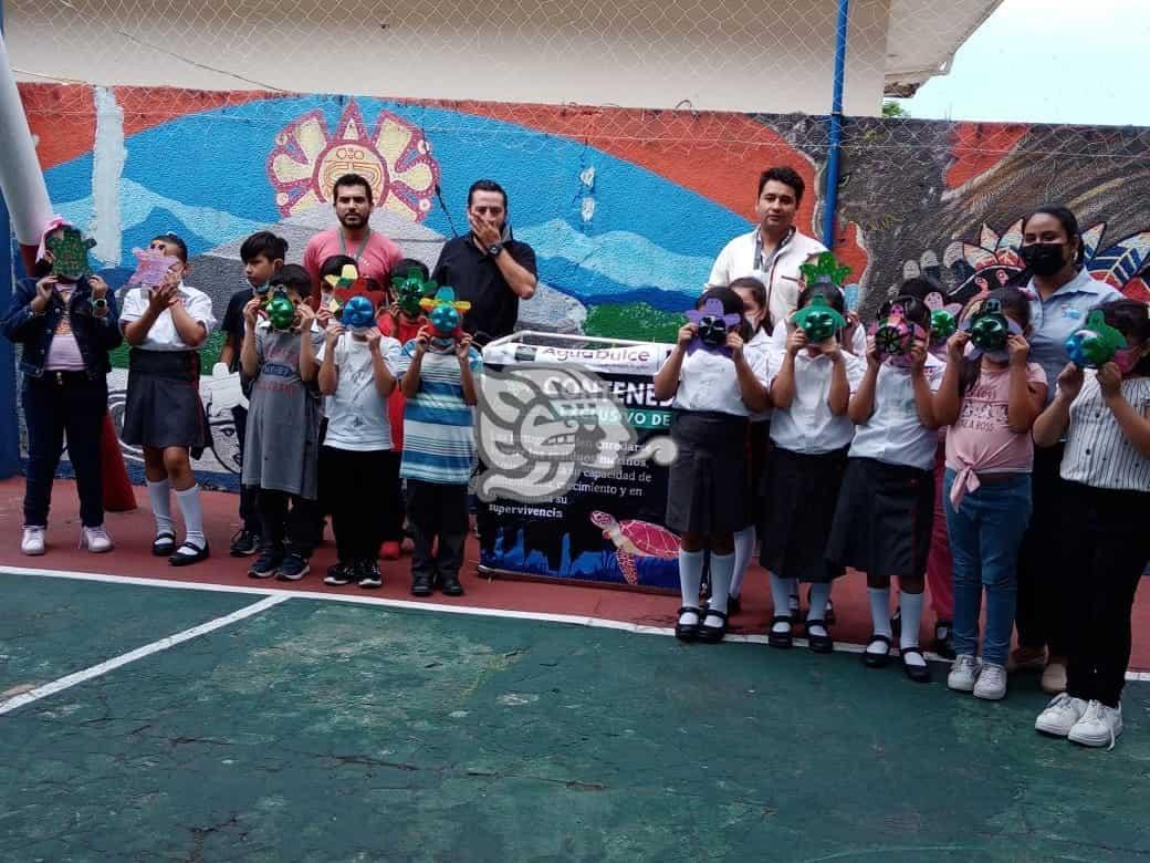 Maestros de Educación Física aprenden lenguaje de señas