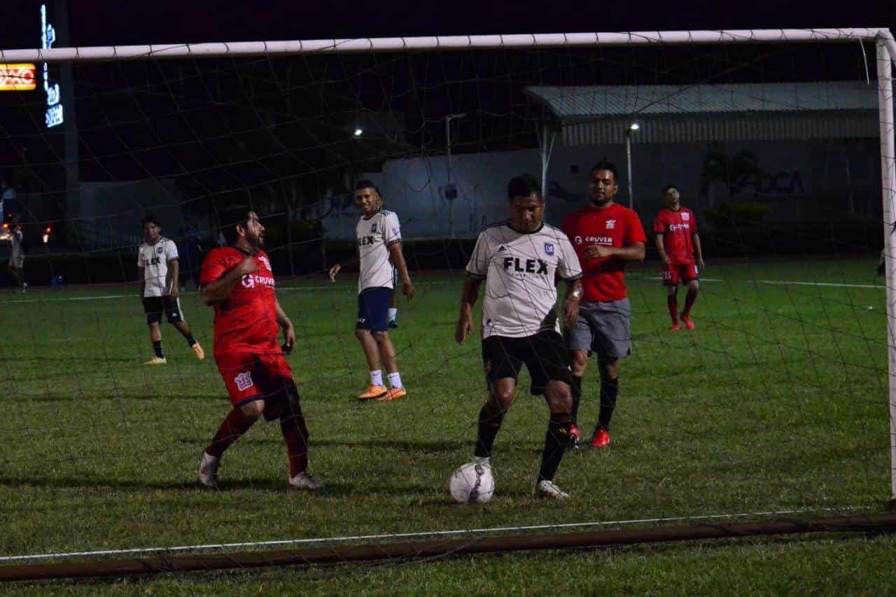 Vapulea Policía Naval a Piratas de Gruver en el Torneo Imagen de Futbol