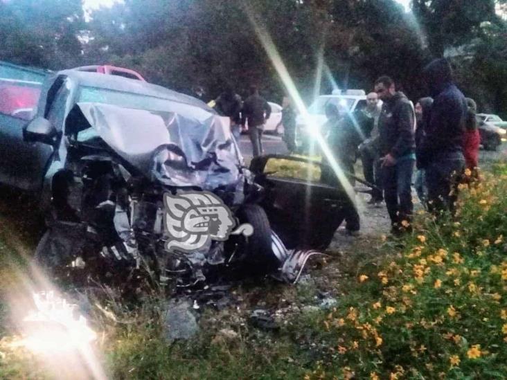 Choque de dos camionetas deja dos lesionados en Rafael Lucio