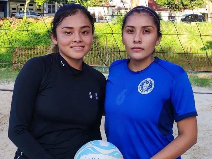 Tania Contreras Cruz y Elena Morales ganan torneo de voleibol playero