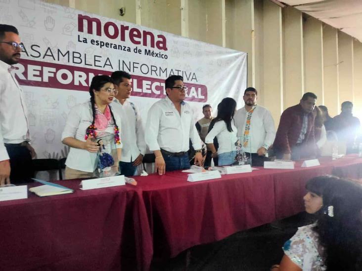 Encabeza dirigente de Morena en Veracruz asamblea informativa con militantes