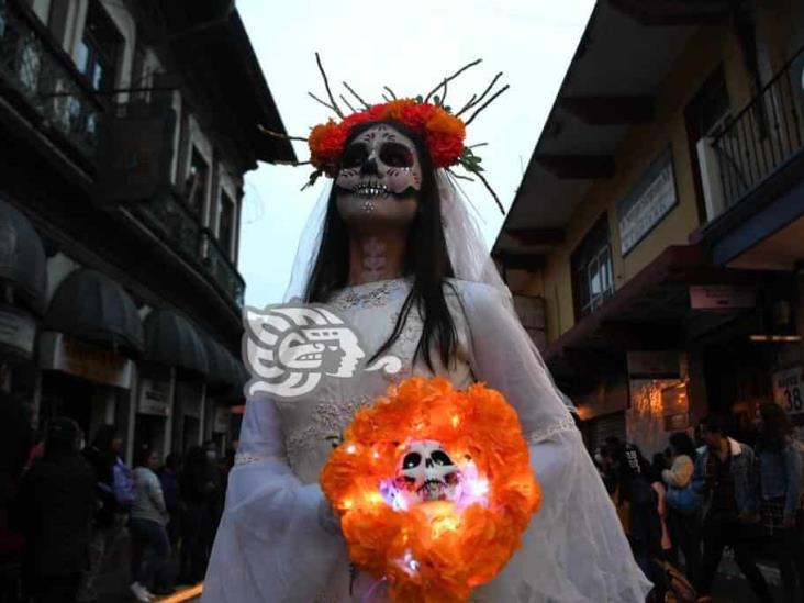 Catrinas comienzan a caminar por calles de Xalapa (+Video)