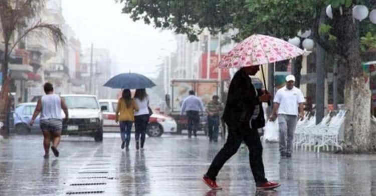 Por Depresión Tropical Doce-E, fuertes lluvias en 10 estados; en Veracruz, chubascos