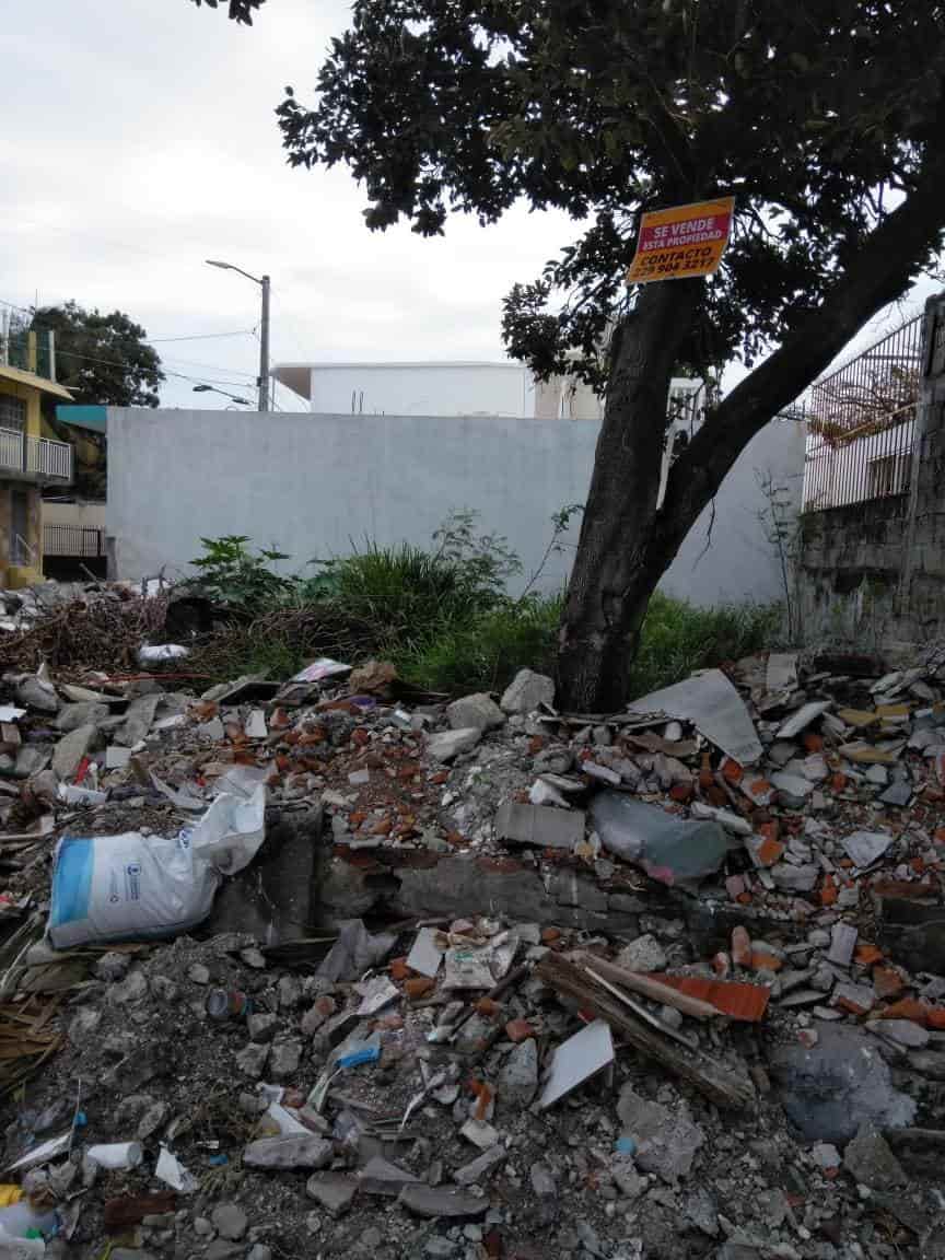 Terreno baldío con basura y escombros “aqueja” a los vecinos de la colonia Revolución en Boca del Río