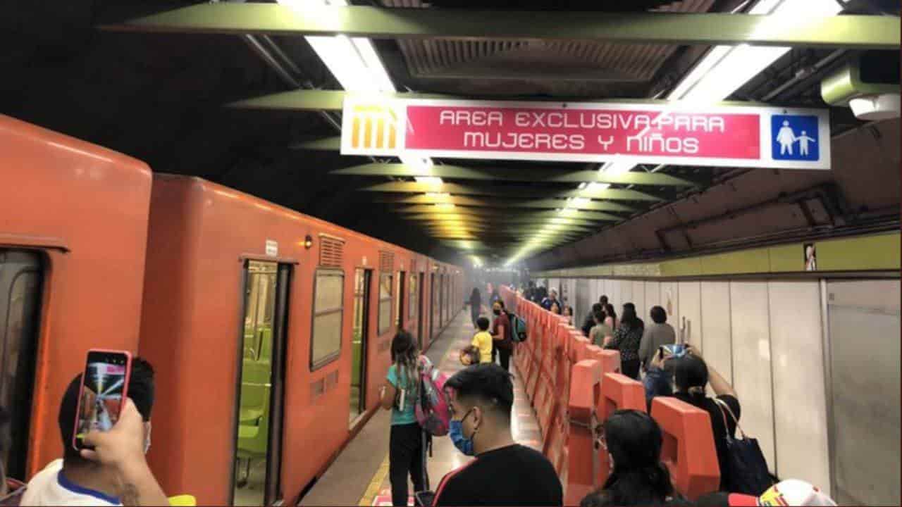 Reportan el choque de vagones en el metro de la CDMX; hay heridos