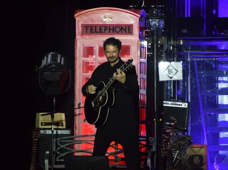 Ricardo Arjona reconquista Veracruz con Blanco y Negro Tour