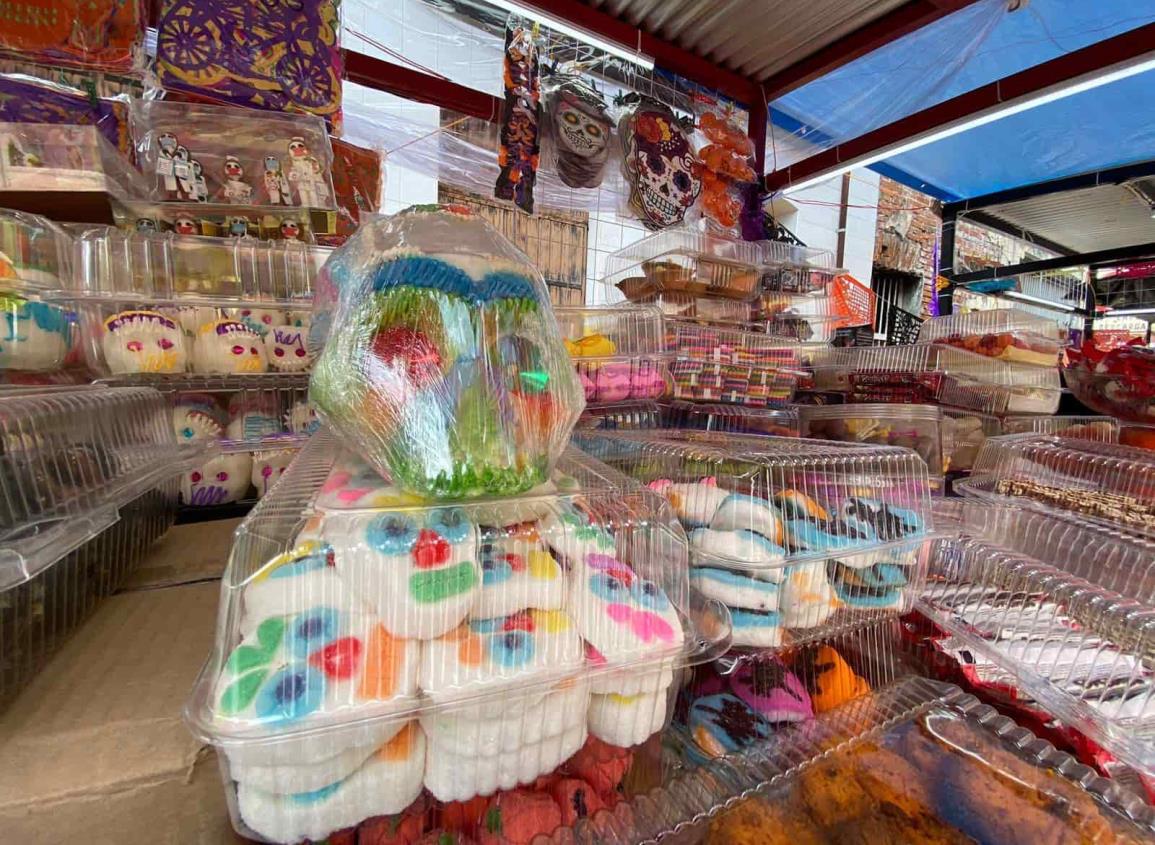 Repuntan ventas en mercados de Veracruz por dulces alusivos al Día de Muertos