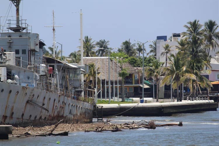 Corrosión y desinterés acabaron con el Buque Guanajuato en Boca del Río