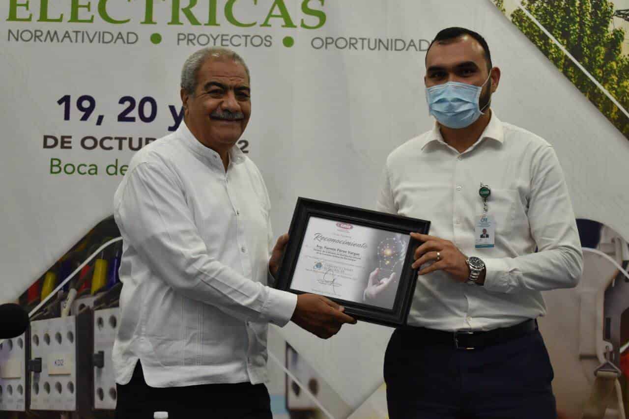 Más de 100 constructores de CMIC fueron capacitados por la CFE