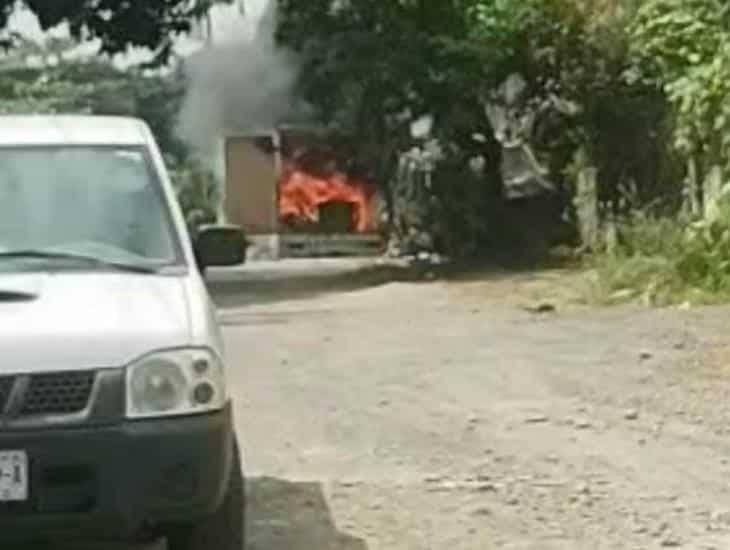 Se incendia contenedor abandonado en taller de Cardel