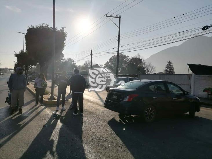 Choque por alcance en calles de Río Blanco deja una mujer lesionada