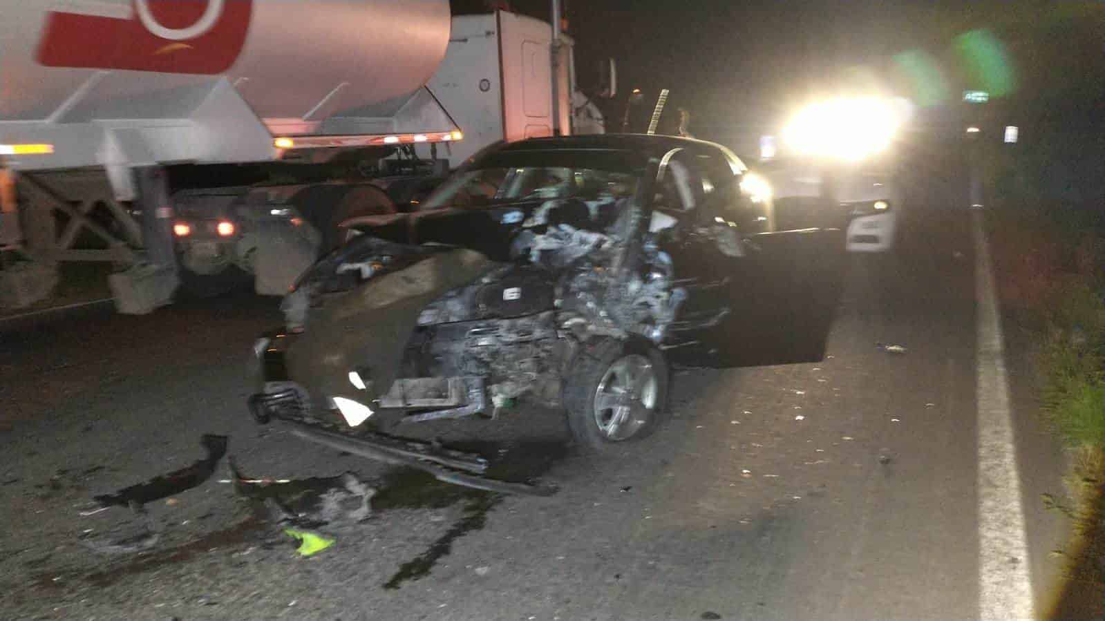 Fuerte accidente automovilístico en Medellín de Bravo deja 4 lesionados