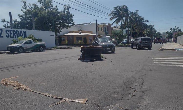 Reparan socavón que se formó en fraccionamiento Jardines del Virginia en Boca del Río