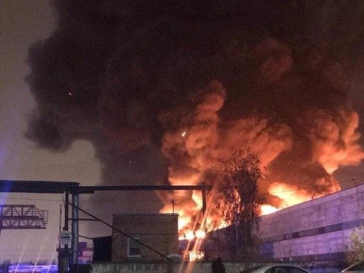 Se registra enorme incendio en almacén de San Petersburgo (+Video)