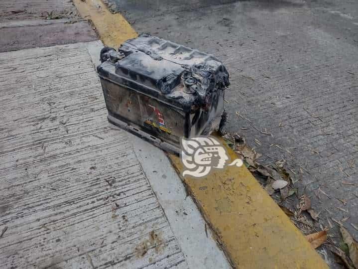 Se incendia auto en calles de Huiloapan; no hubo lesionados