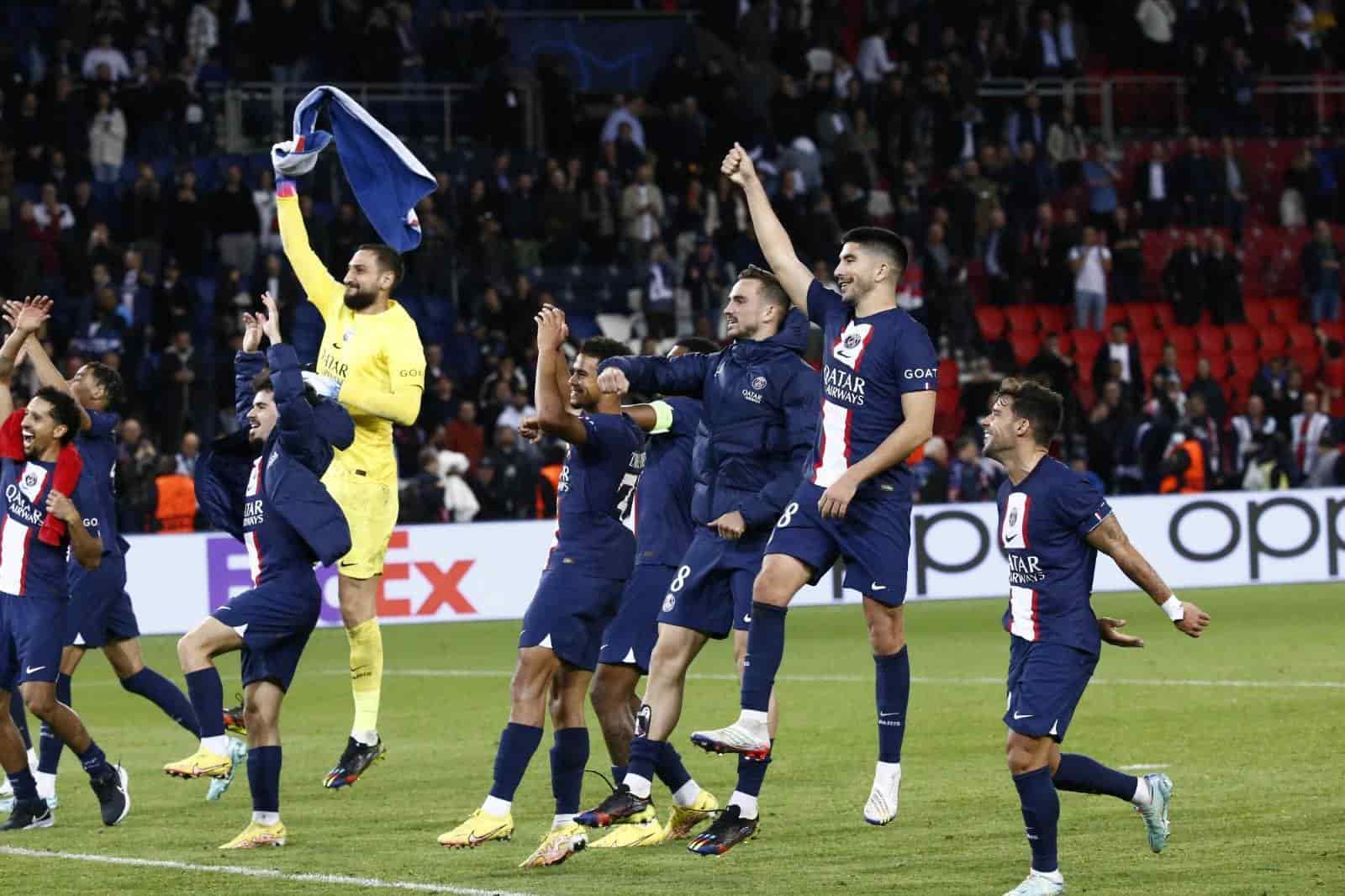 Fiesta parisina luego de que PSG consiguiera pase a Octavos