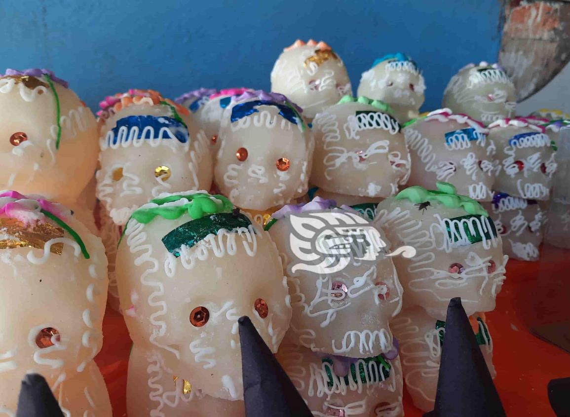 Hasta en 75 pesos las calaveritas de azúcar en Agua Dulce