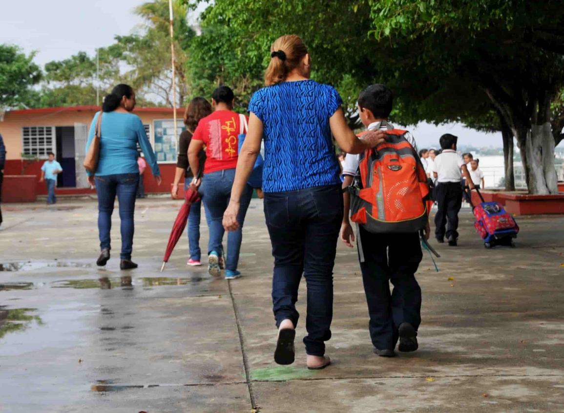 Operativo Mochila, facultad de escuelas y padres