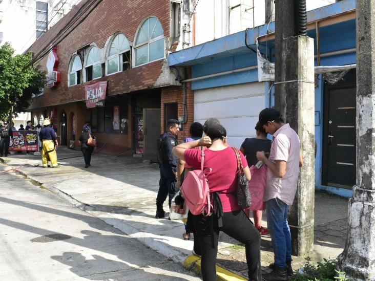 Ni tan feliz; se incendia local del Pollo Feliz en el centro de Coatzacoalcos