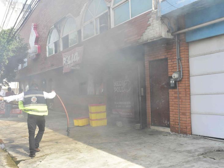 Ni tan feliz; se incendia local del Pollo Feliz en el centro de Coatzacoalcos