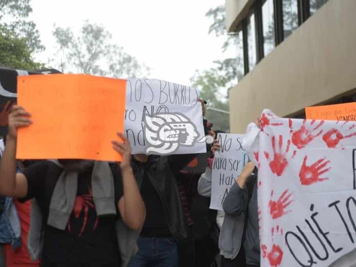 En Rectoría, estudiantes de Psicología UV exigen destitución de directora (+Video)