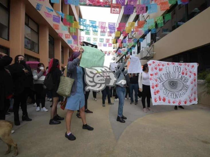 En Rectoría, estudiantes de Psicología UV exigen destitución de directora (+Video)