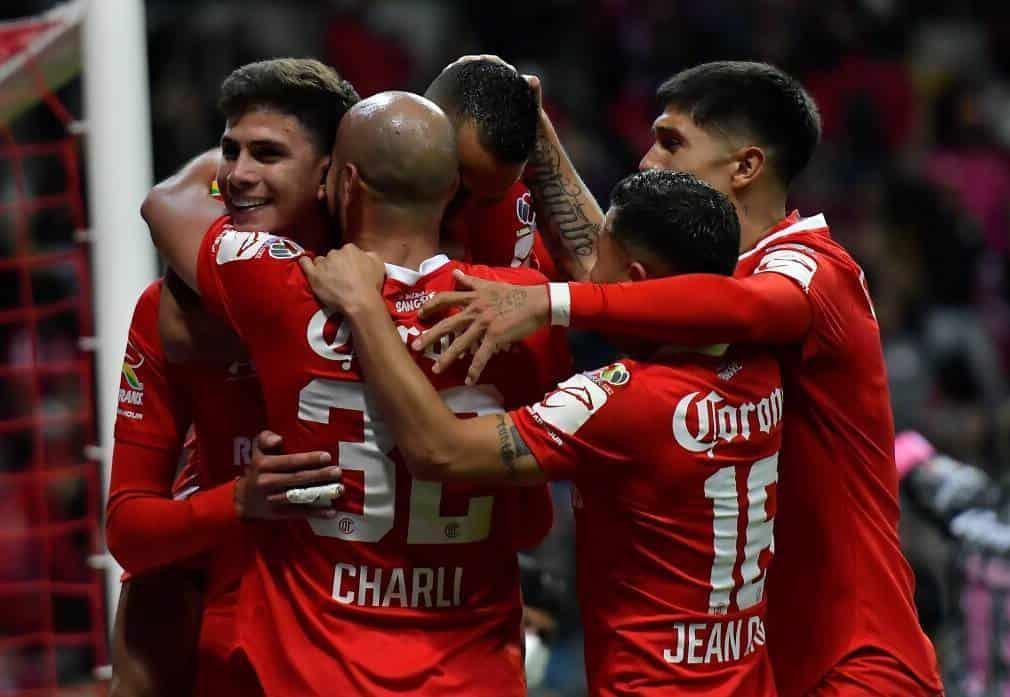 Toluca sale por la ventaja frente a Pachuca en la final de ida