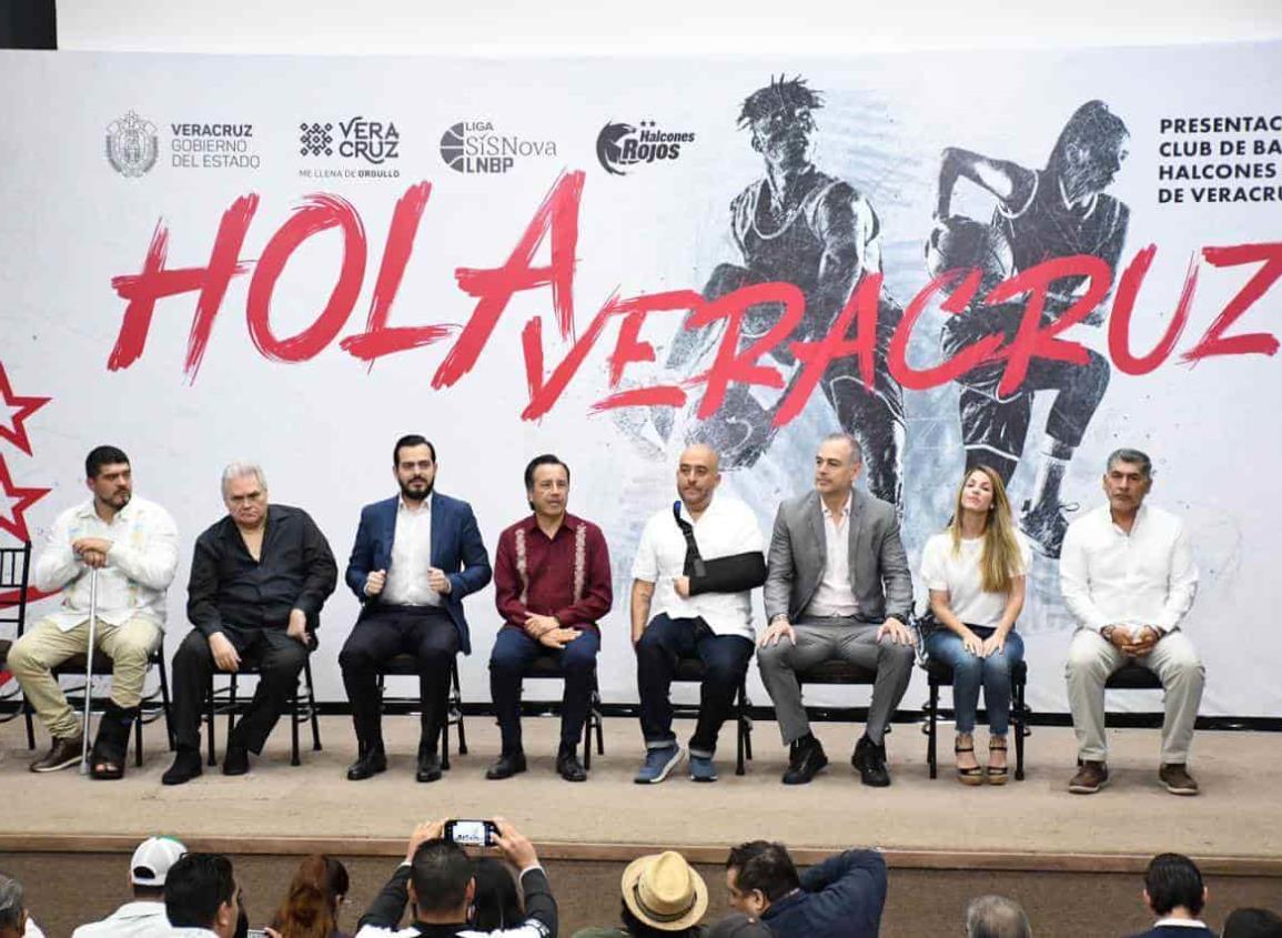 Realizan presentación del equipo de basquetbol Halcones Rojos de Veracruz (+Video)