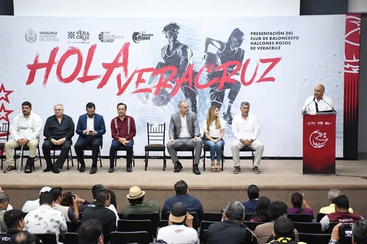 Realizan presentación del equipo de basquetbol Halcones Rojos de Veracruz (+Video)