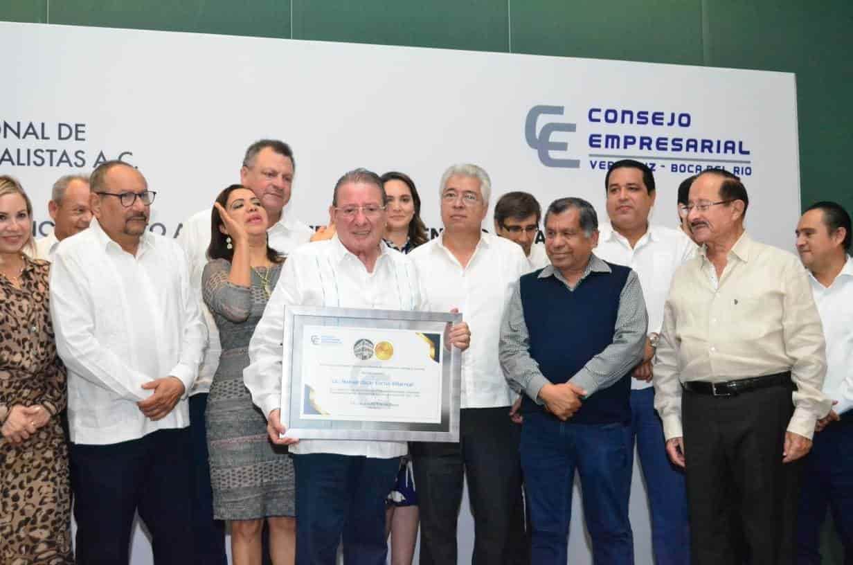 Entregan reconocimiento al empresario veracruzano Manuel Oscar Enciso Villarreal