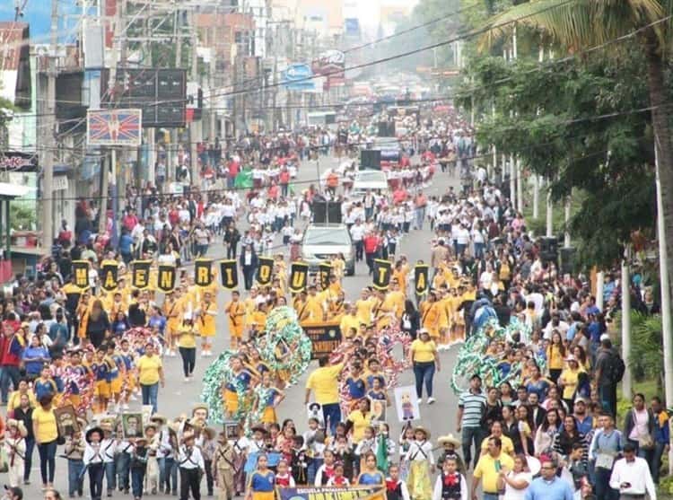 Convocan a participar en desfile del 20 de noviembre en Poza Rica