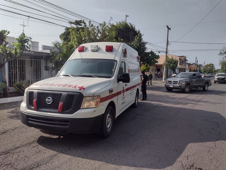 Camioneta atropella a adulto mayor en avenida Miguel Ángel de Quevedo en Veracruz(+Video)